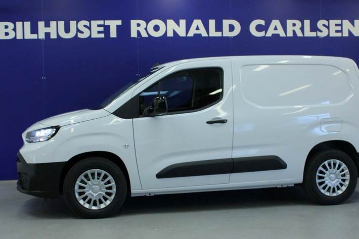 Hvid Toyota ProAce City fra 2025
