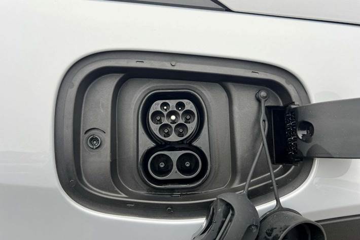 Hvid BYD Dolphin fra 2024