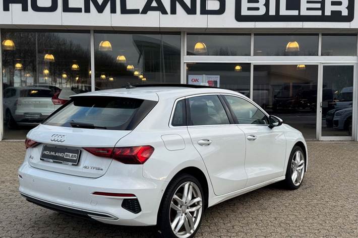 Hvid Audi A3 fra 2021