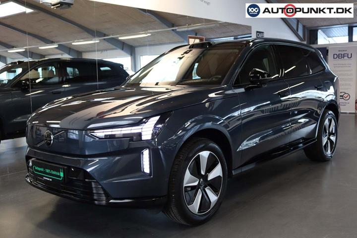 Blå Volvo EX90 fra 2025 set udefra