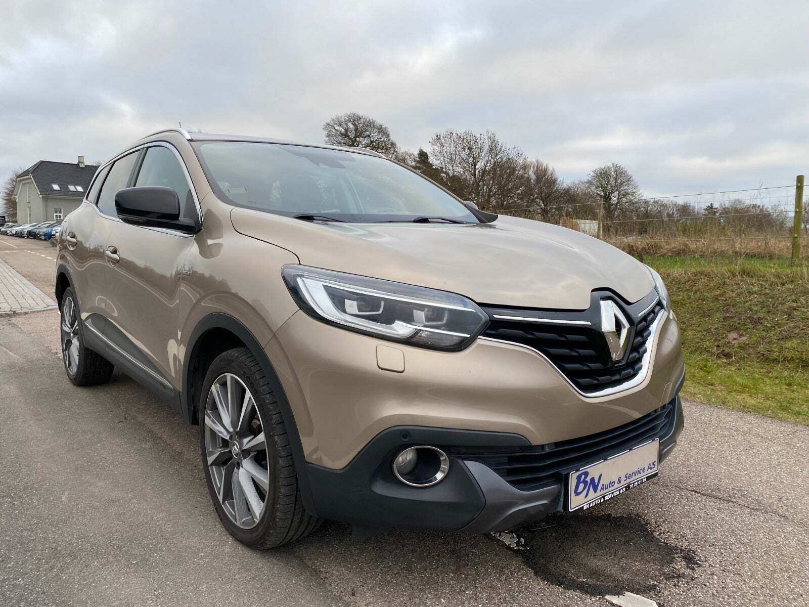 Beige Renault Kadjar fra 2016