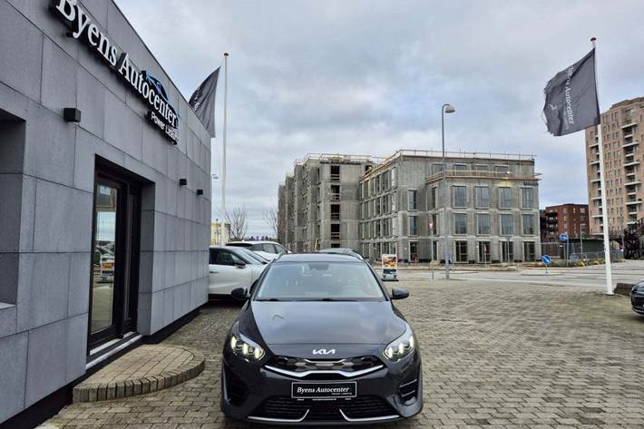 Grå Kia Ceed fra 2022