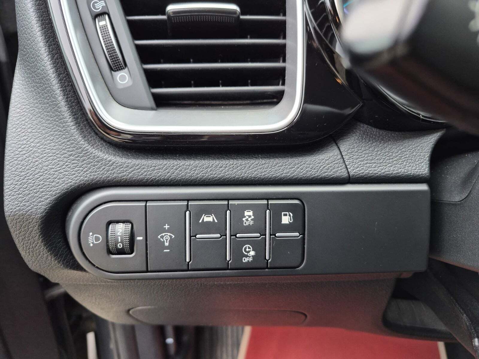 Grå Kia Ceed fra 2022