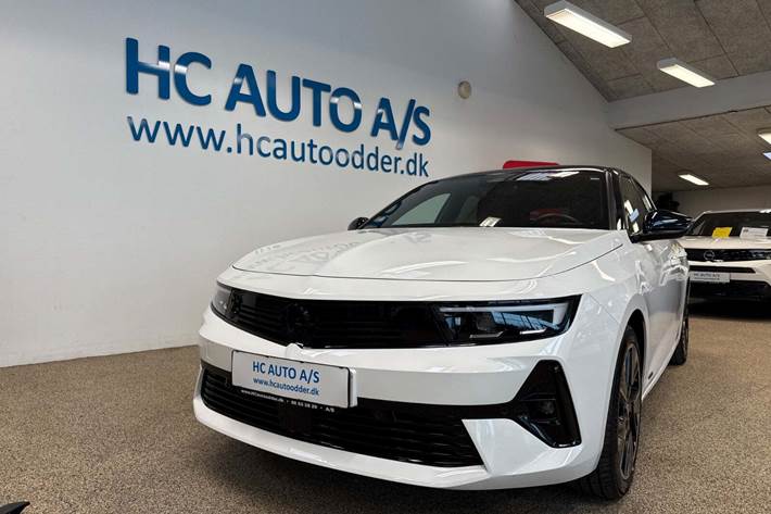 Hvid Opel Astra-e fra 2023