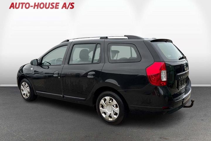 Sort Dacia Logan fra 2015