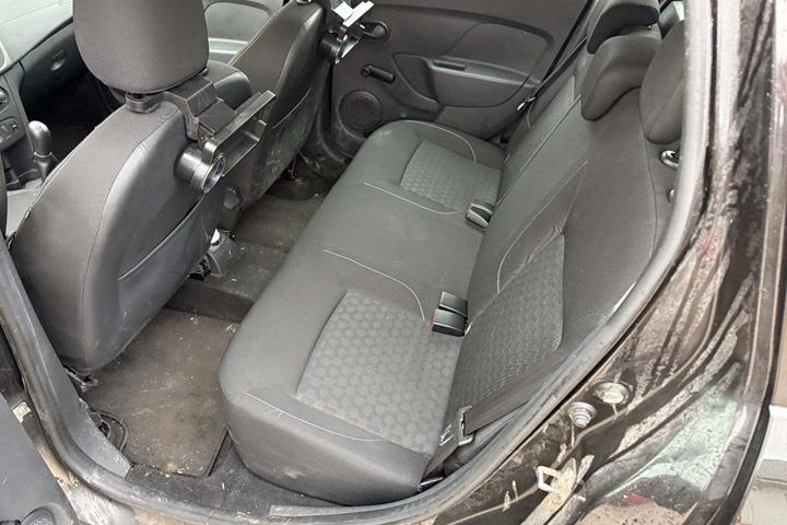 Sort Dacia Logan fra 2015