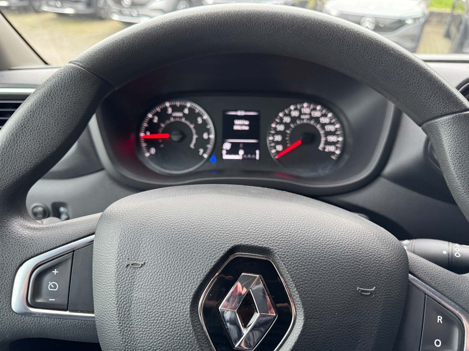 Hvid Renault Master IV T33 fra 2022