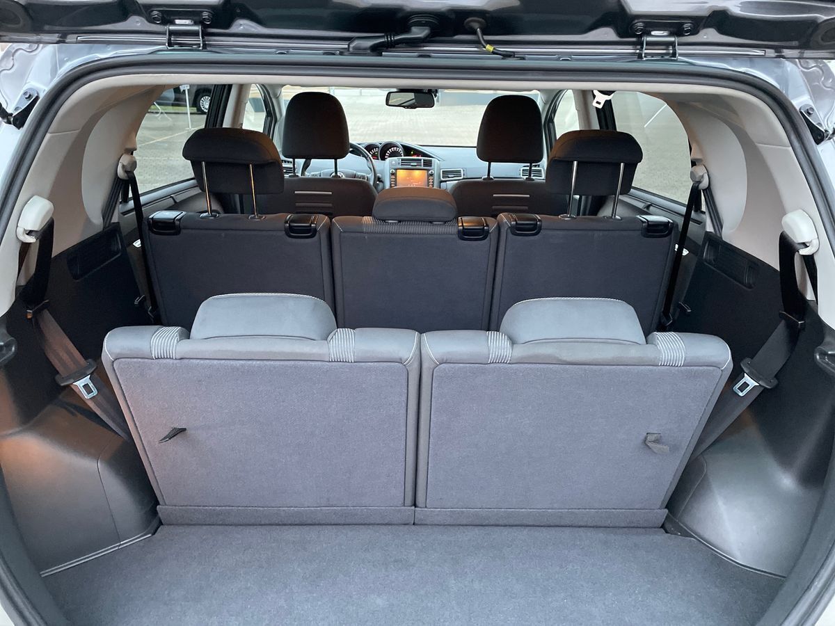 Sort Toyota Verso fra 2017