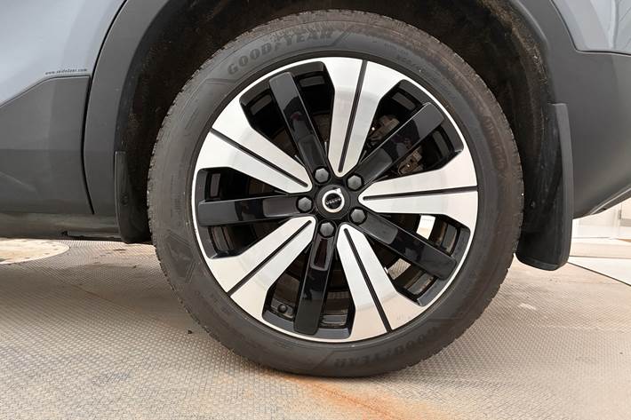 Grå Volvo C40 fra 2023