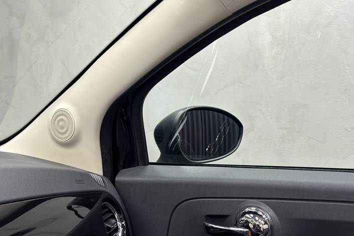 Sort Fiat 500C fra 2014