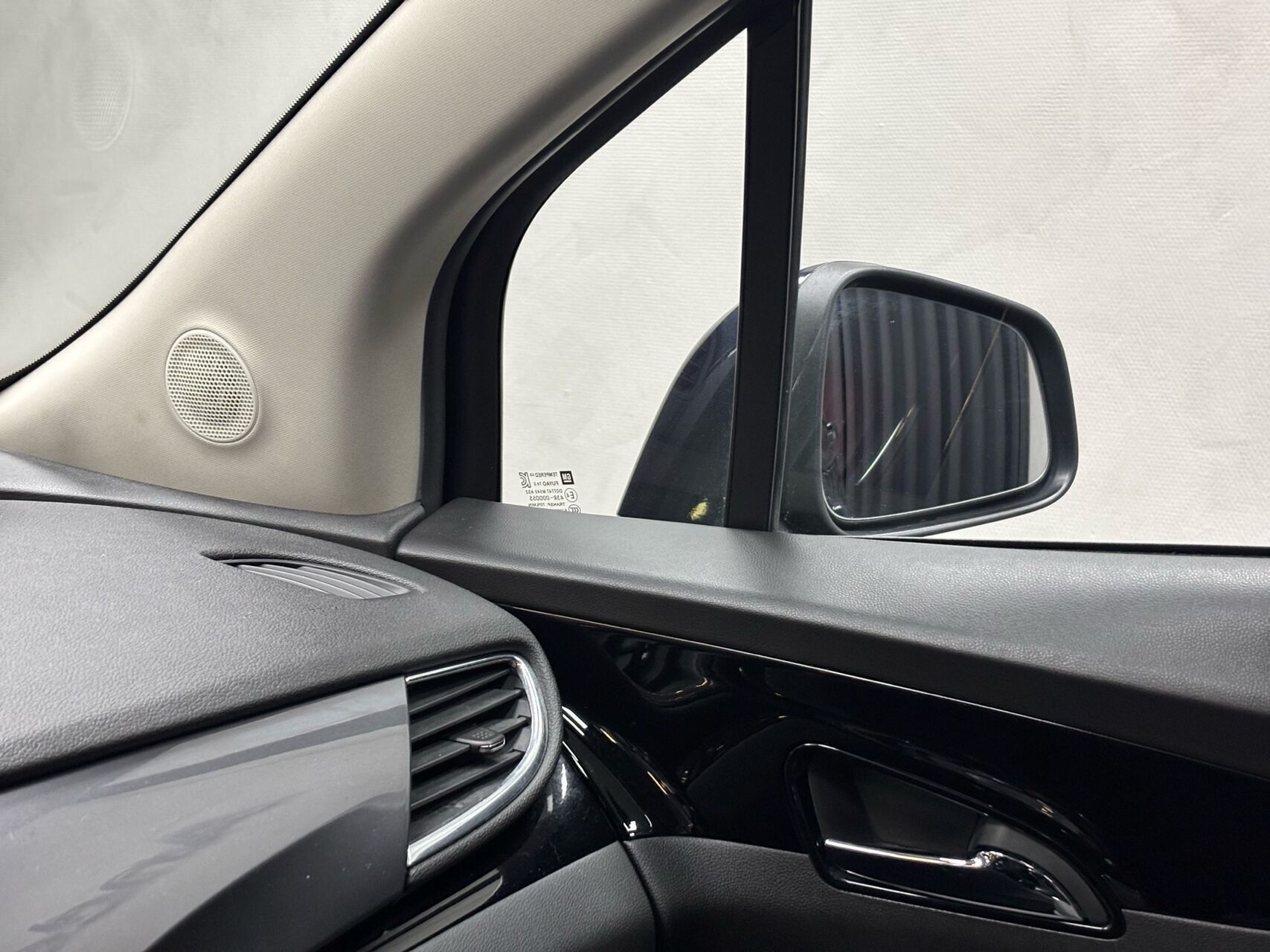 Blå Opel Mokka X fra 2019