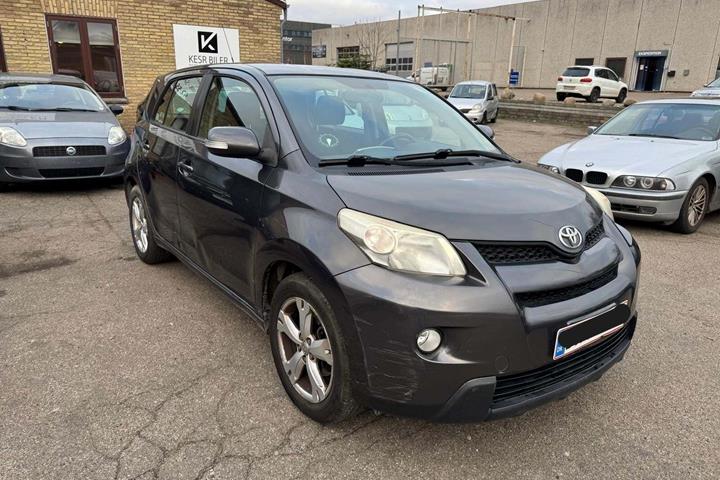 undefined Toyota Urban Cruiser fra 2009 set udefra