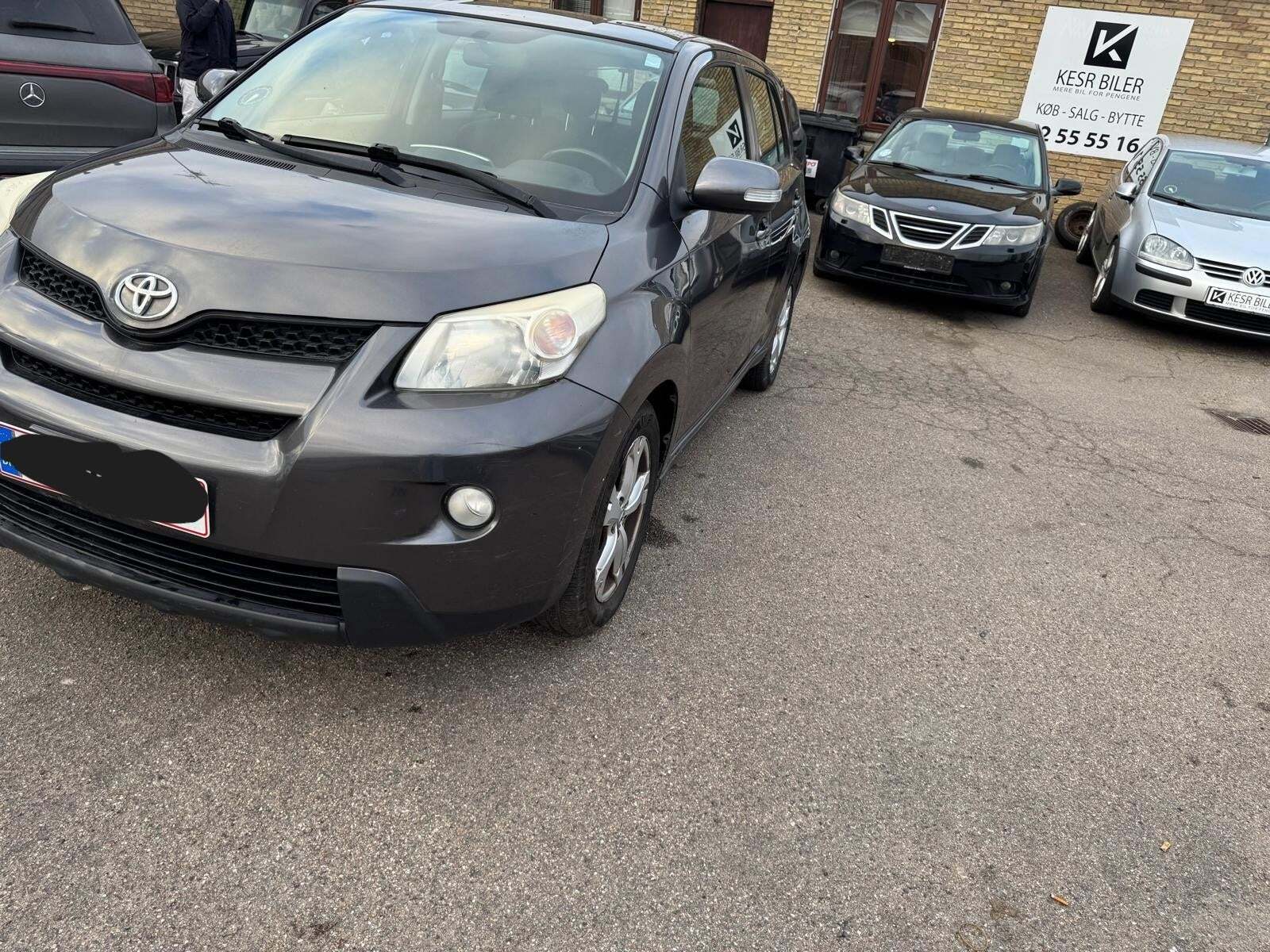 undefined Toyota Urban Cruiser fra 2009 set udefra