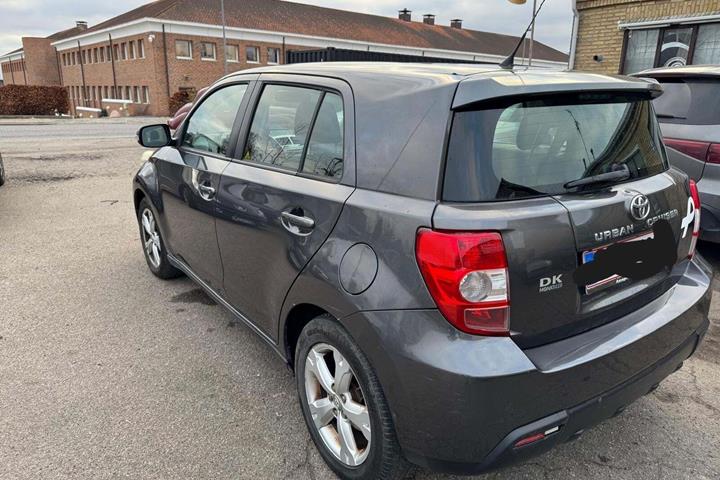 undefined Toyota Urban Cruiser fra 2009 set udefra