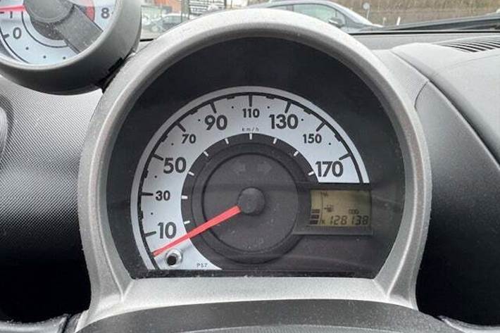 undefined Peugeot 107 fra 2007