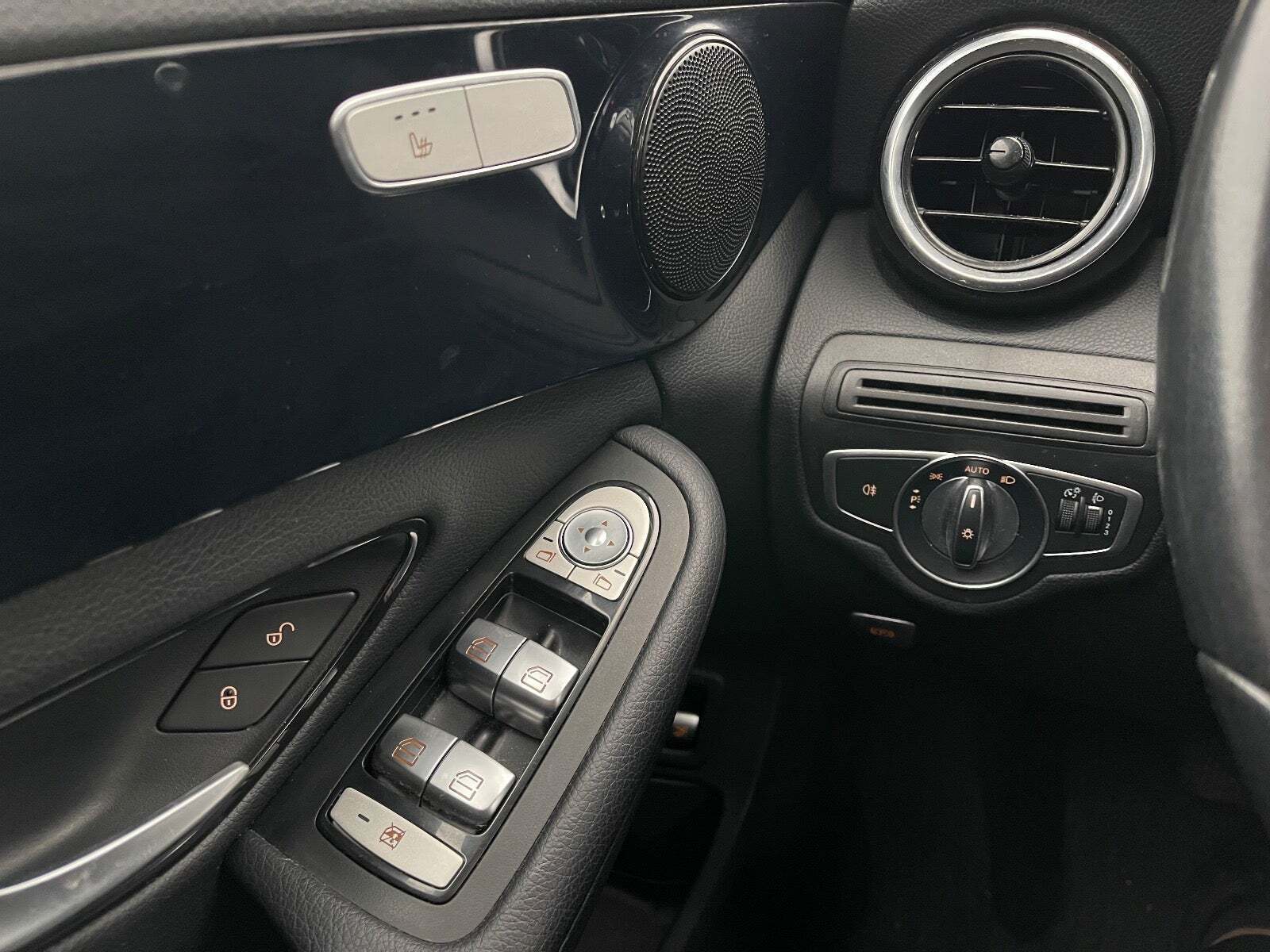 Grå Mercedes C200 d fra 2017