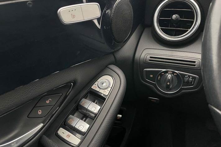 Grå Mercedes C200 d fra 2017