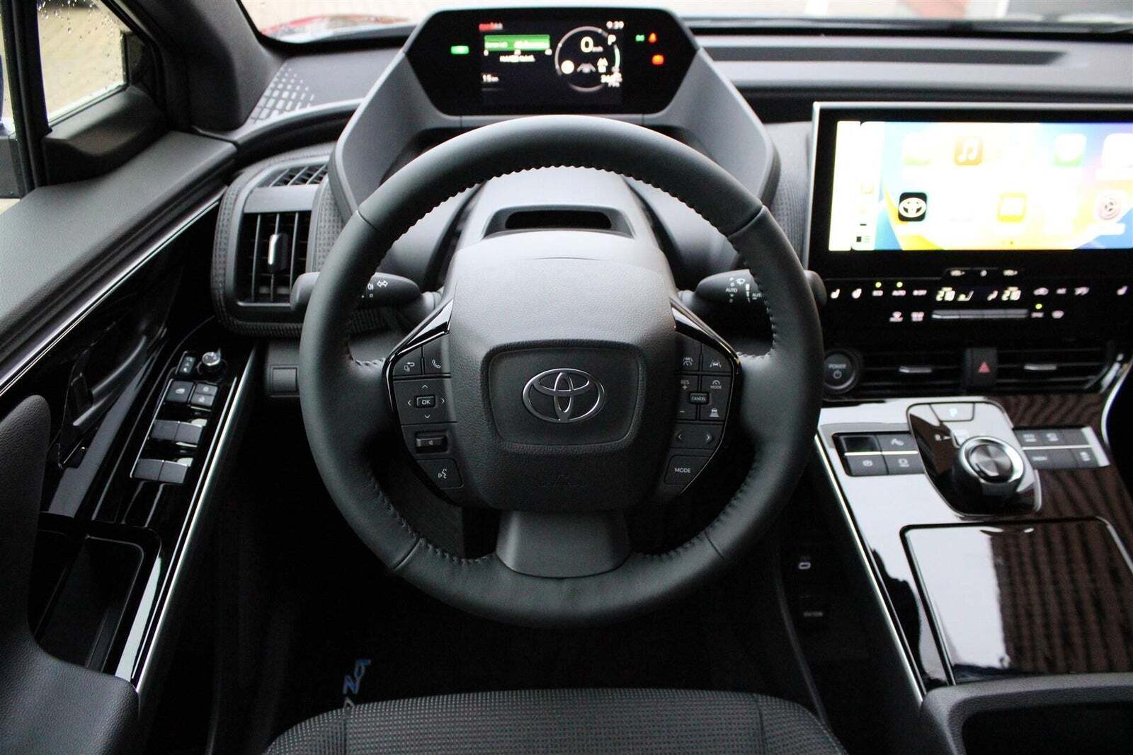 Toyota BZ4X Business+