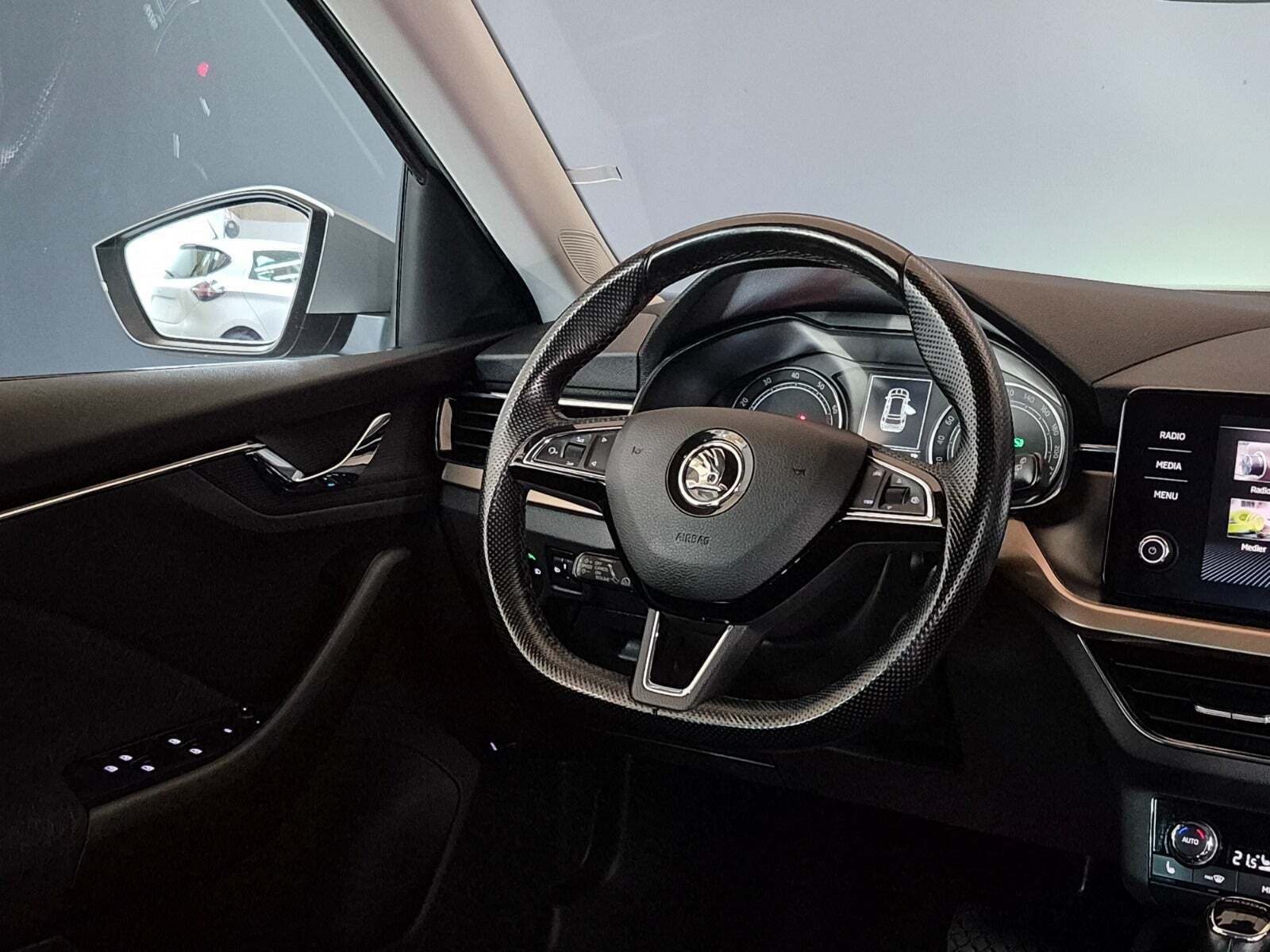 Sølv Skoda Kamiq fra 2020
