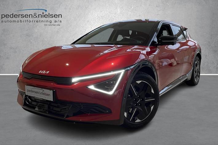 Rød Kia EV6 fra 2025 set udefra
