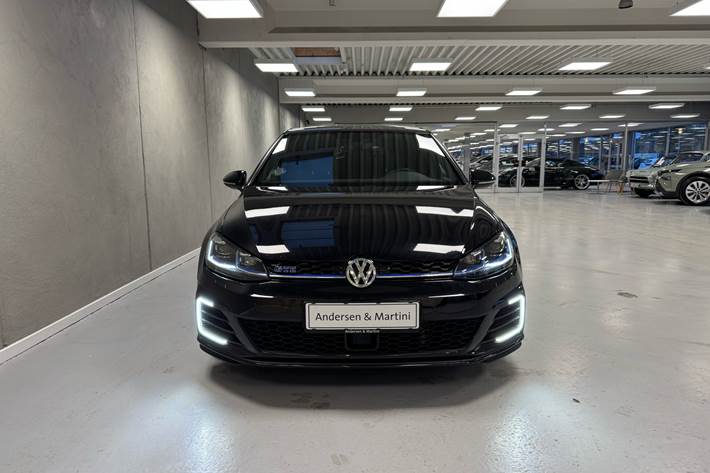Sort VW Golf fra 2020