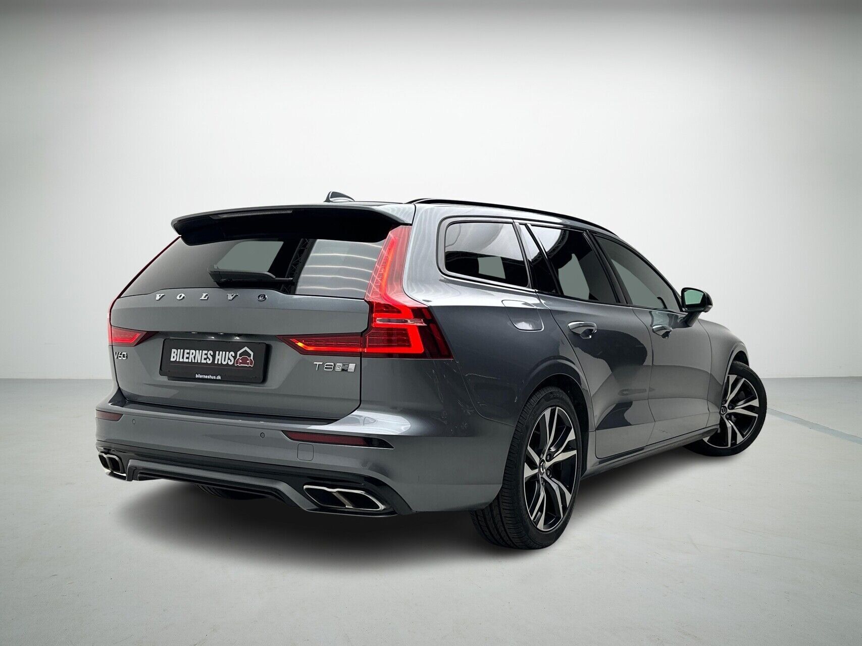 Volvo V60 2,0 T8 Twin Engine  Plugin-hybrid R-design AWD 390HK Stc 8g Aut.