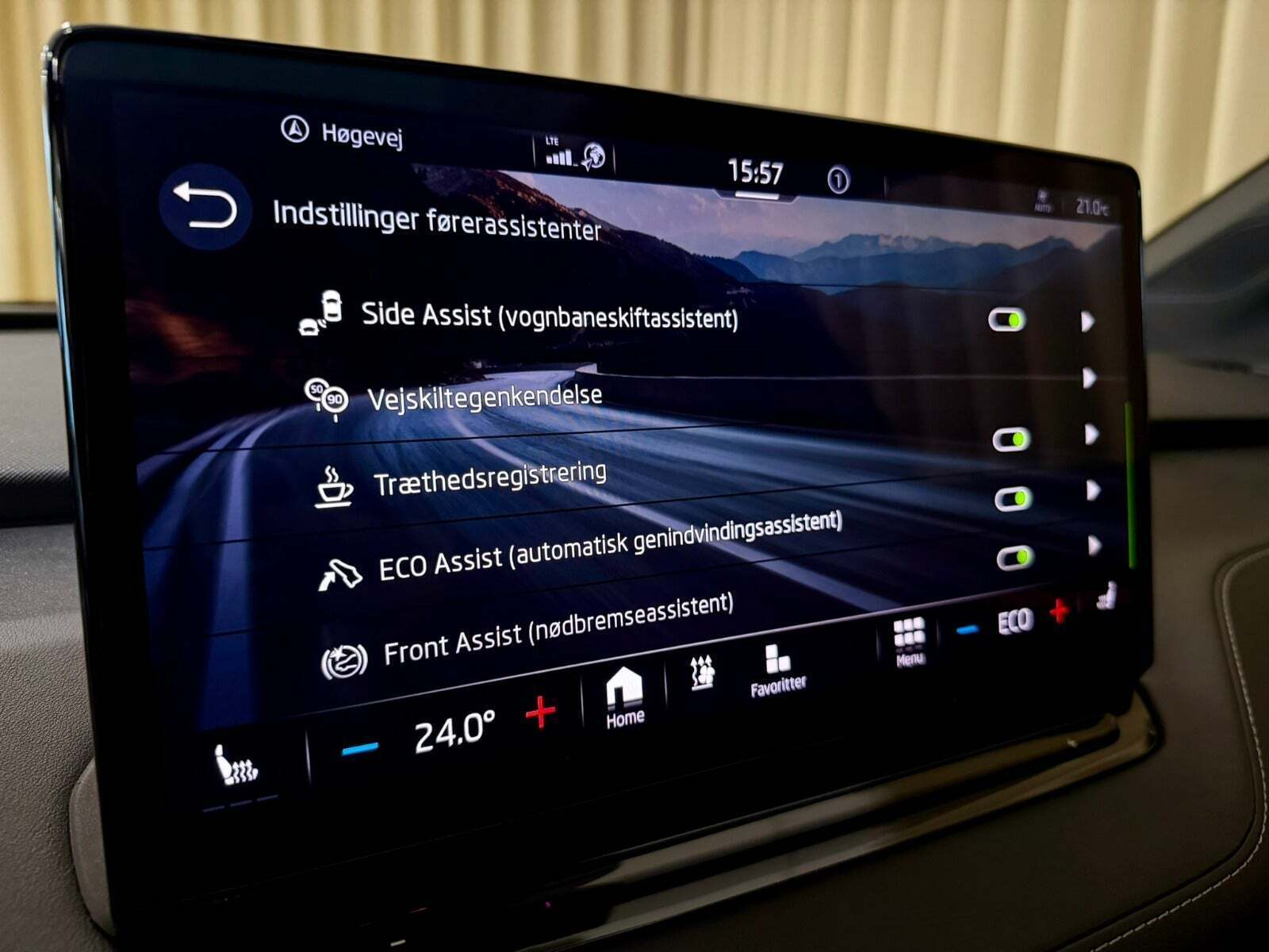 Blå Skoda Enyaq fra 2022