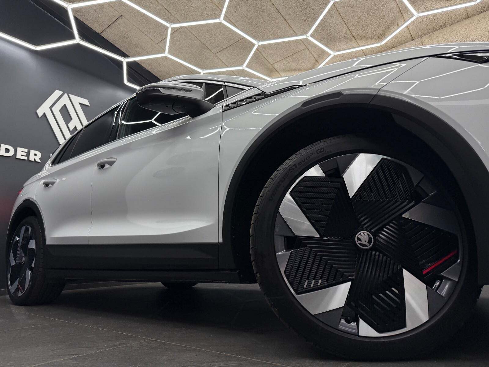 Skoda Elroq 85 iV Lodge