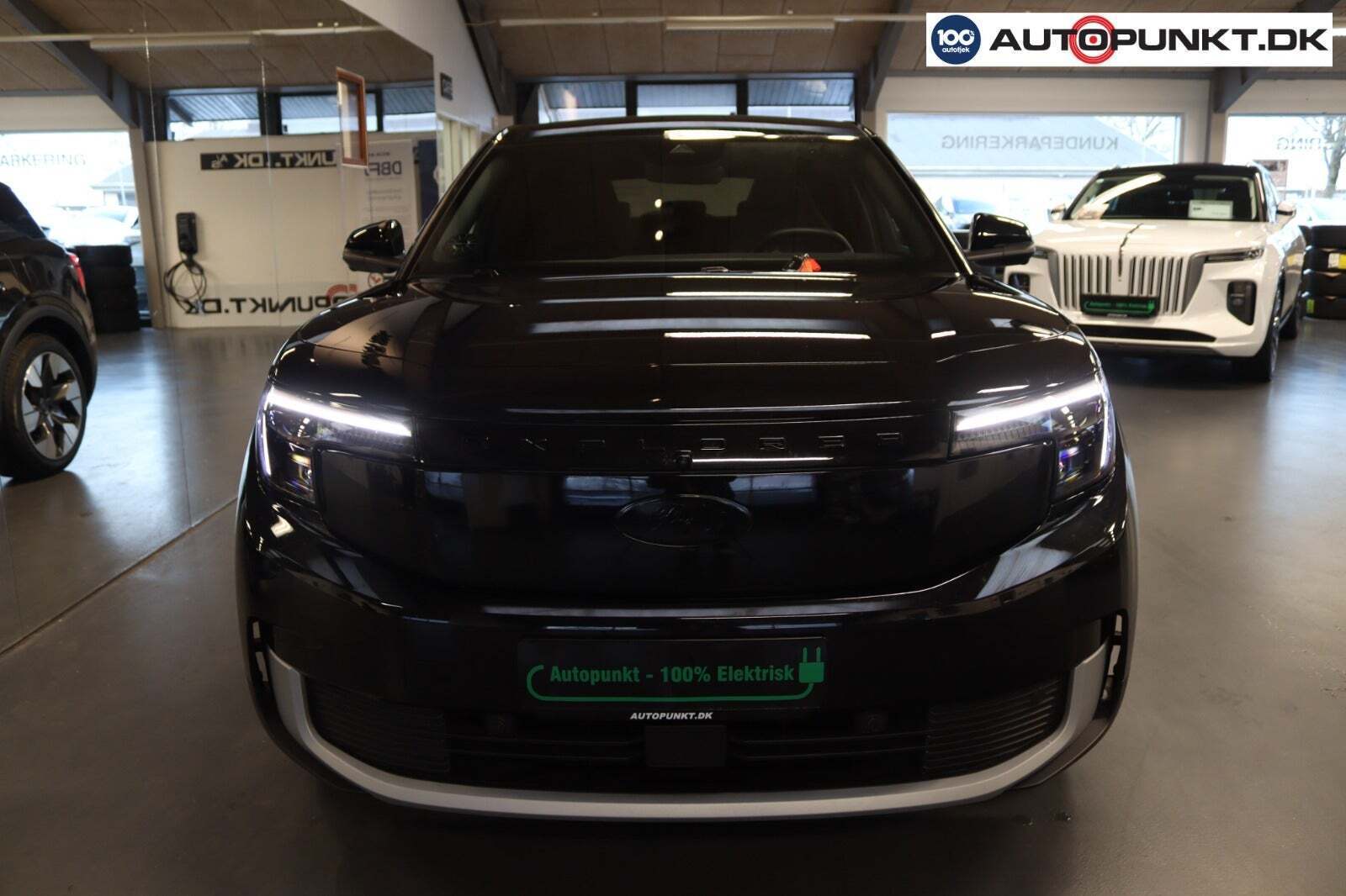 Ford Explorer 82 Premium Extended Range