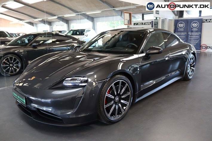 Grå Porsche Taycan 4S fra 2024 set udefra