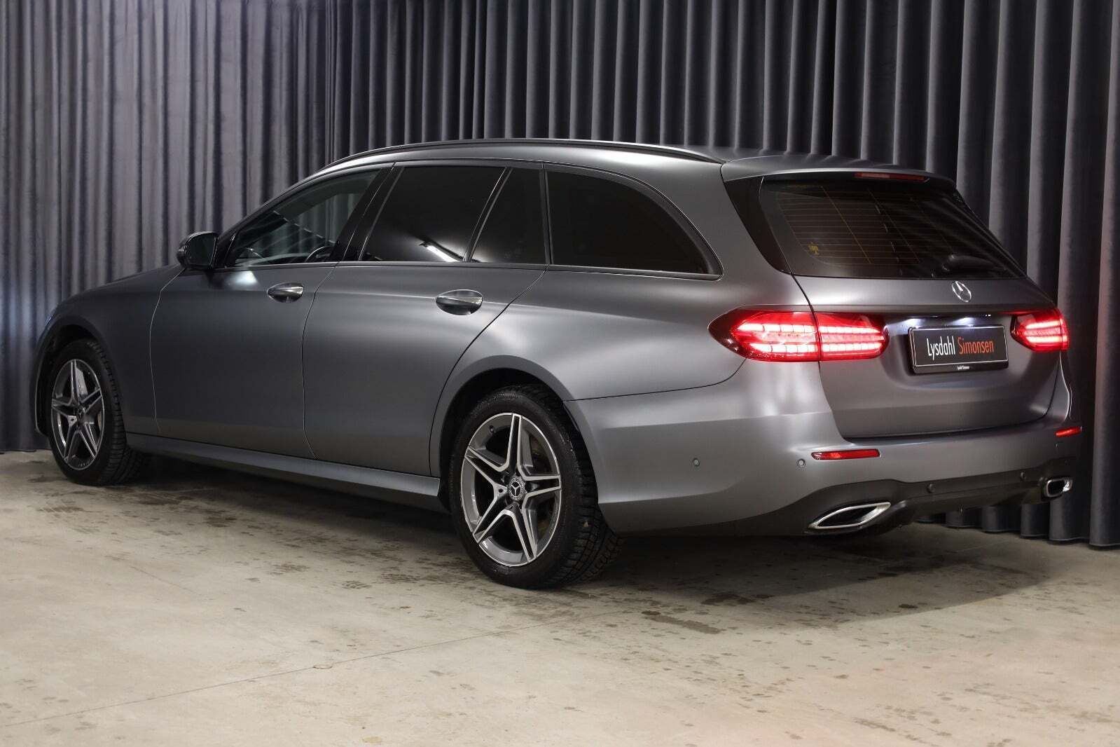 Mercedes E300 de 2,0 AMG Line stc. aut. 4Matic