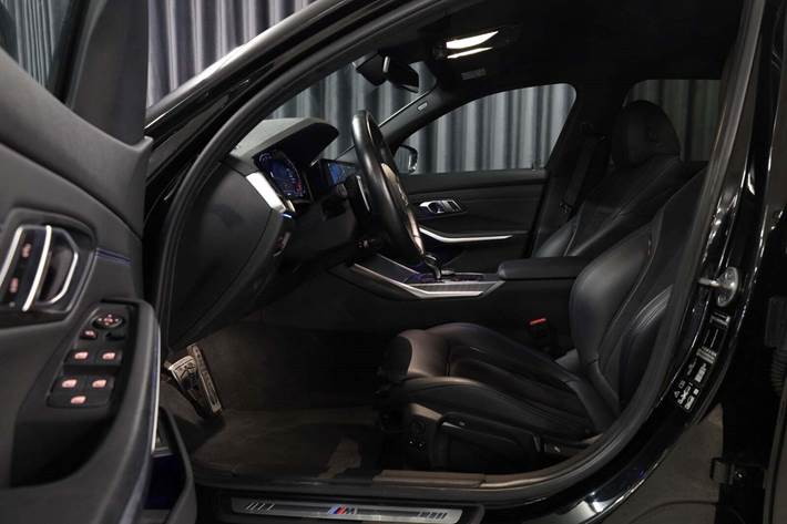 Sort BMW 320d fra 2019