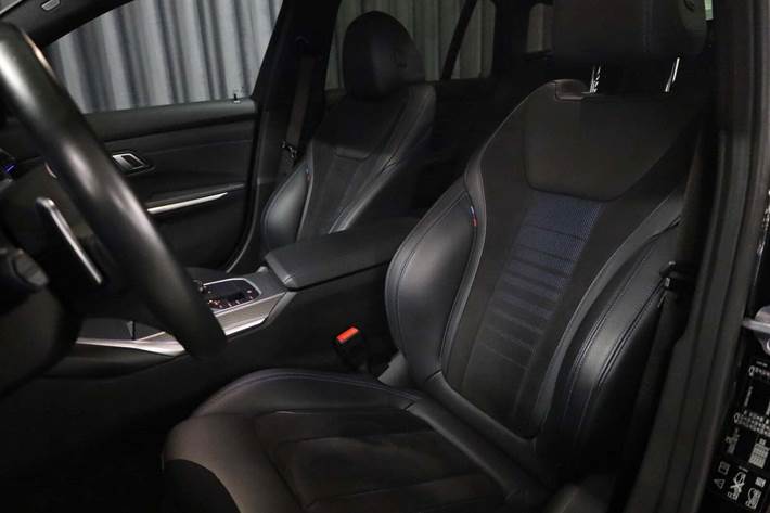 Sort BMW 320d fra 2019