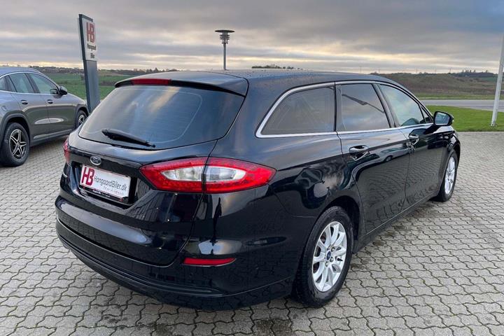 Sort Ford Mondeo fra 2017