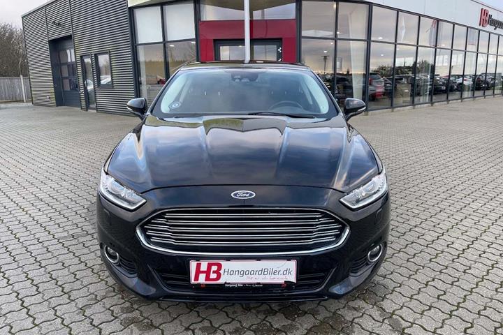 Sort Ford Mondeo fra 2017