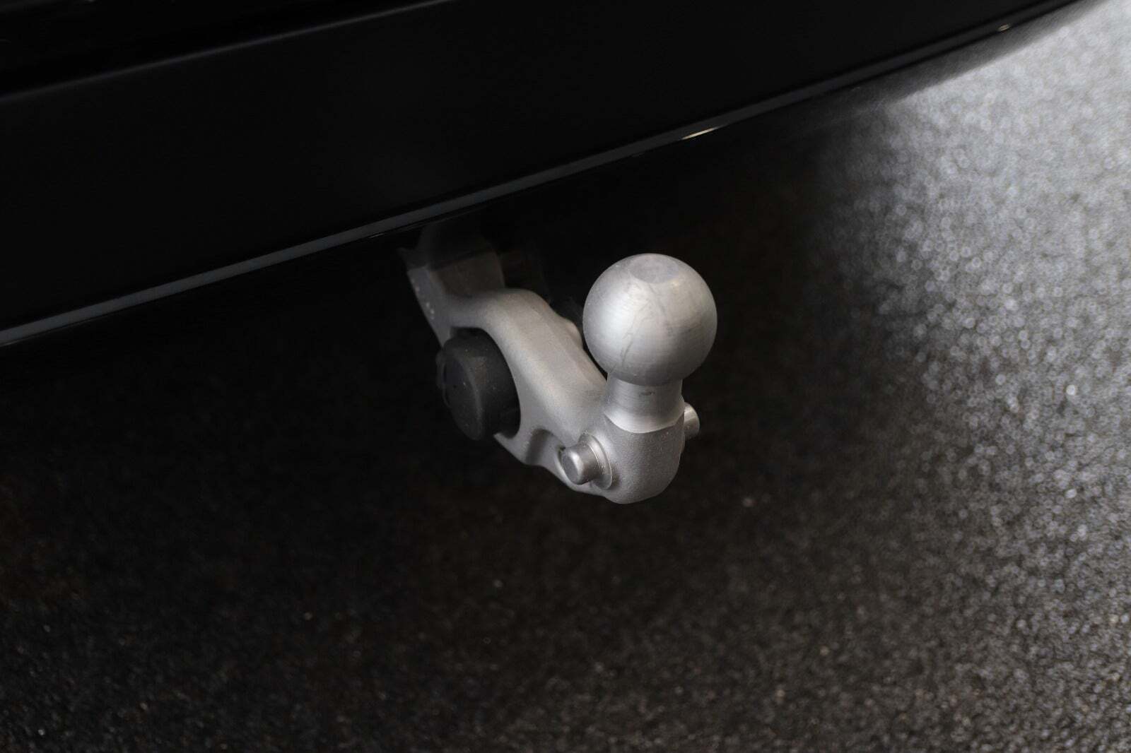 Grå Polestar 4 fra 2025