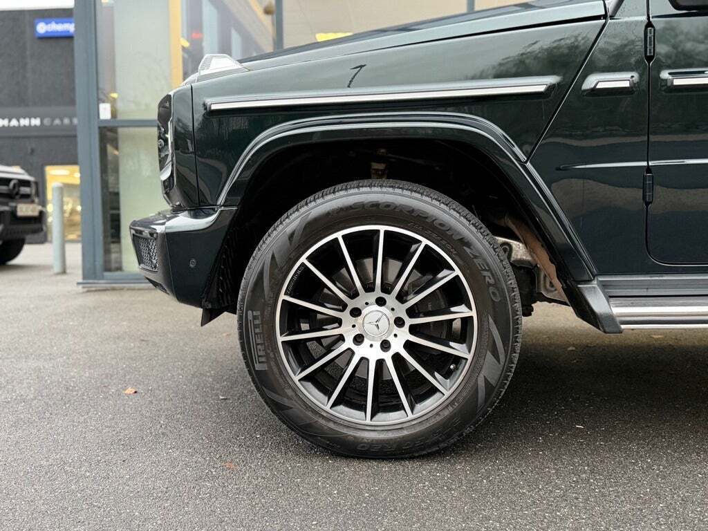Grøn Mercedes G500 fra 2019