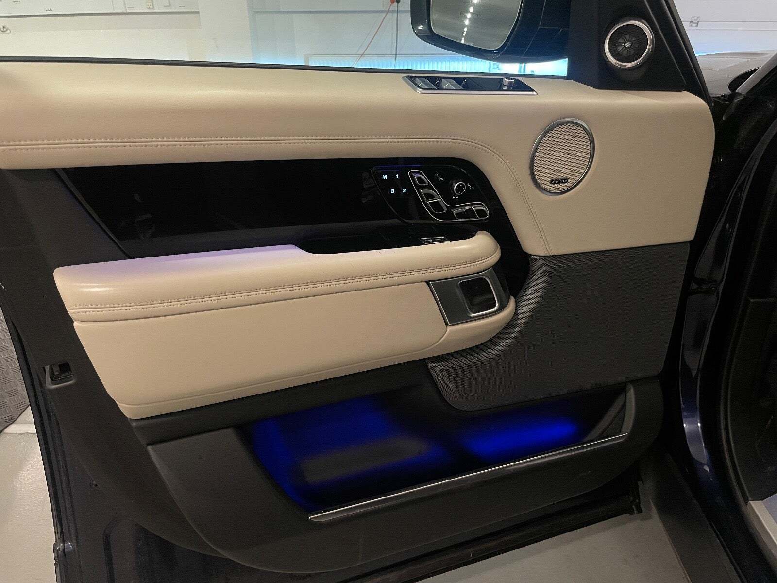 Blå Land Rover Range Rover fra 2019