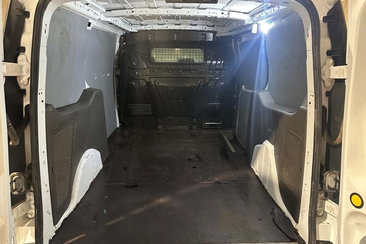 Hvid Ford Transit Connect fra 2020