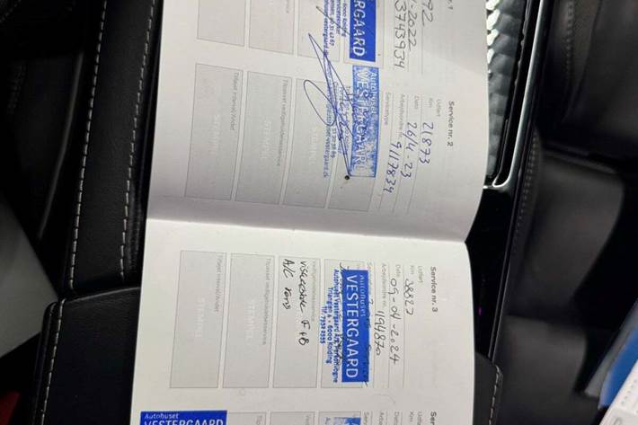 Grå Volvo V60 fra 2021