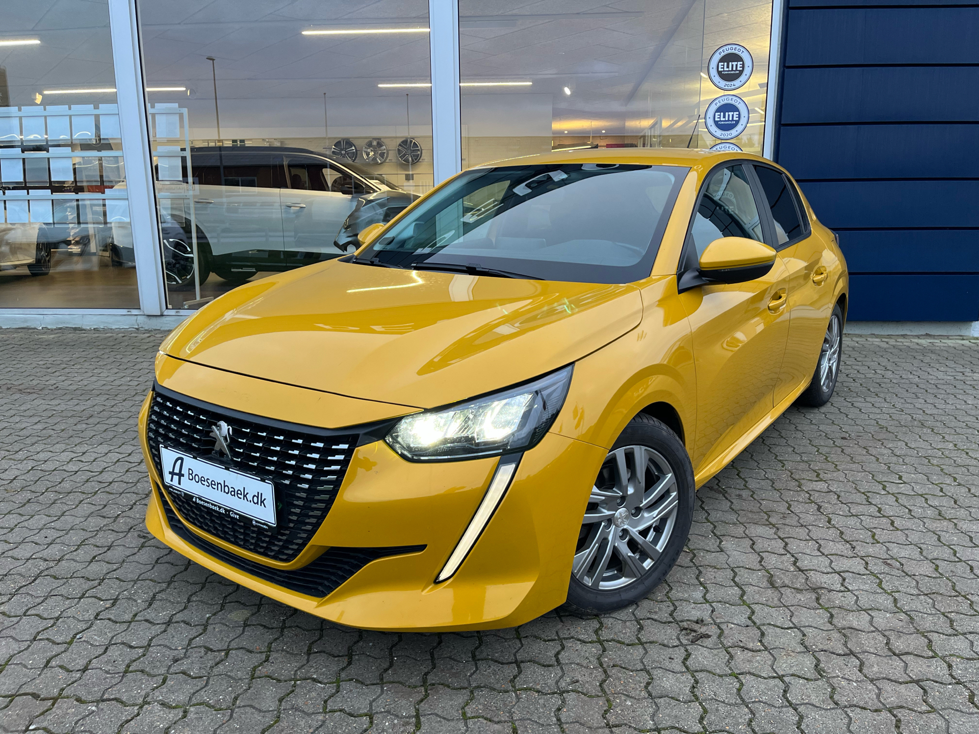 Peugeot 208 1,2 PureTech Active Limited 100HK 5d 6g