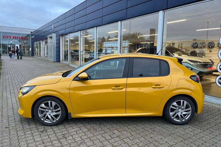 Gul Peugeot 208 fra 2021