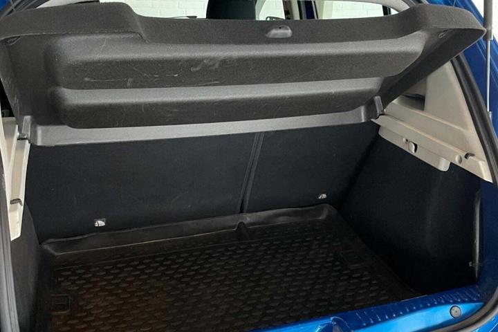 Blå Dacia Sandero Stepway fra 2017