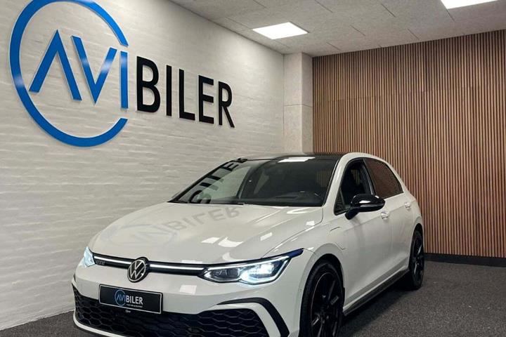 Hvid VW Golf VII fra 2020