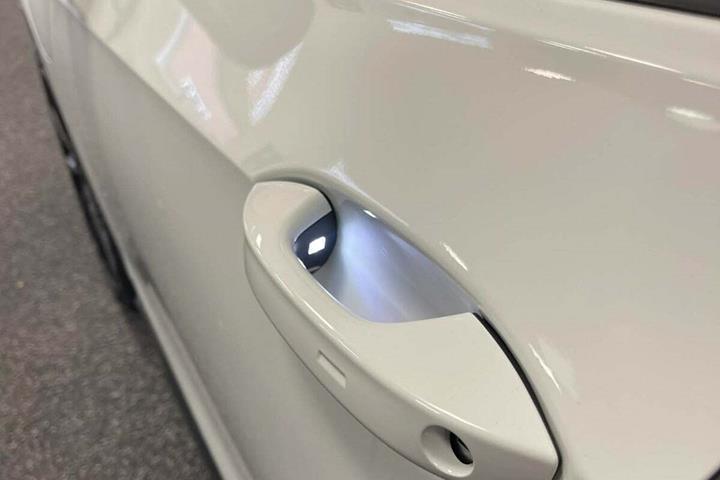 Hvid VW Golf VII fra 2020