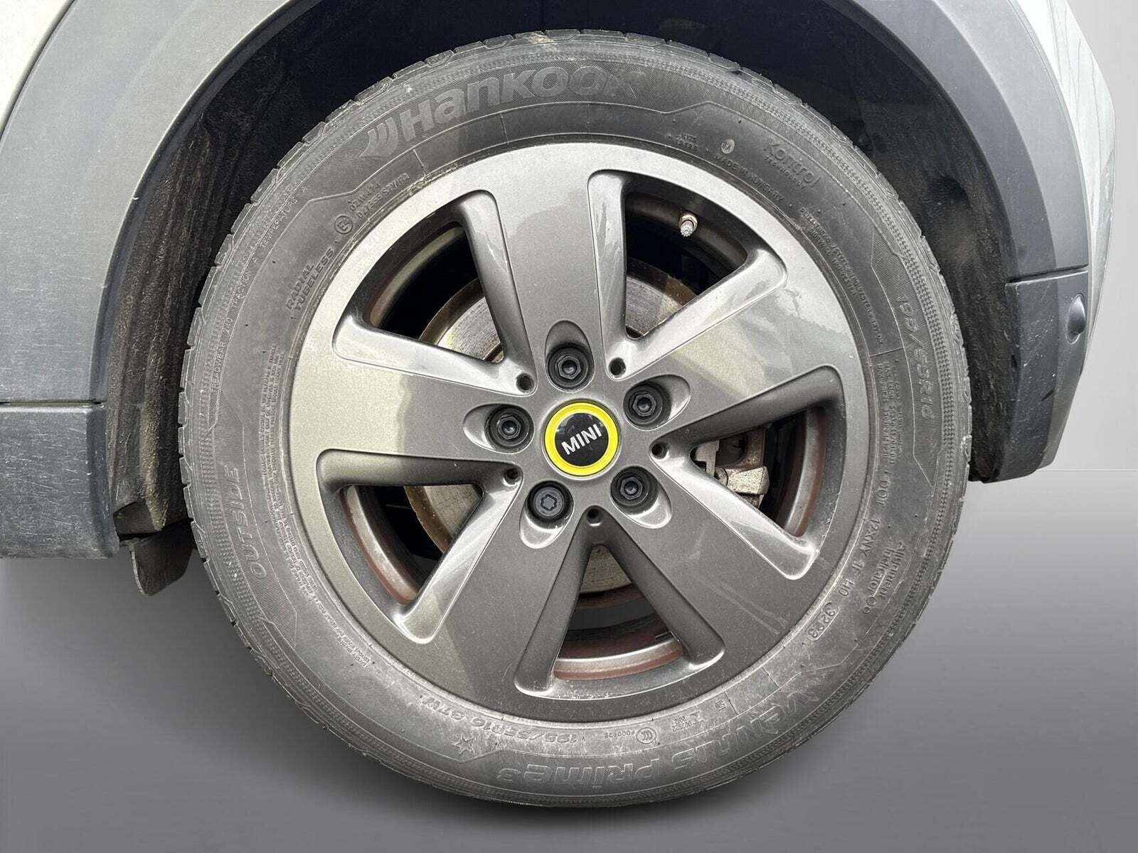 Sølv Mini Cooper SE fra 2023