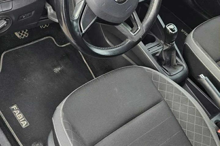 Grå Skoda Fabia fra 2018