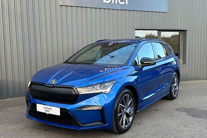 Blå Skoda Enyaq fra 2022 set udefra