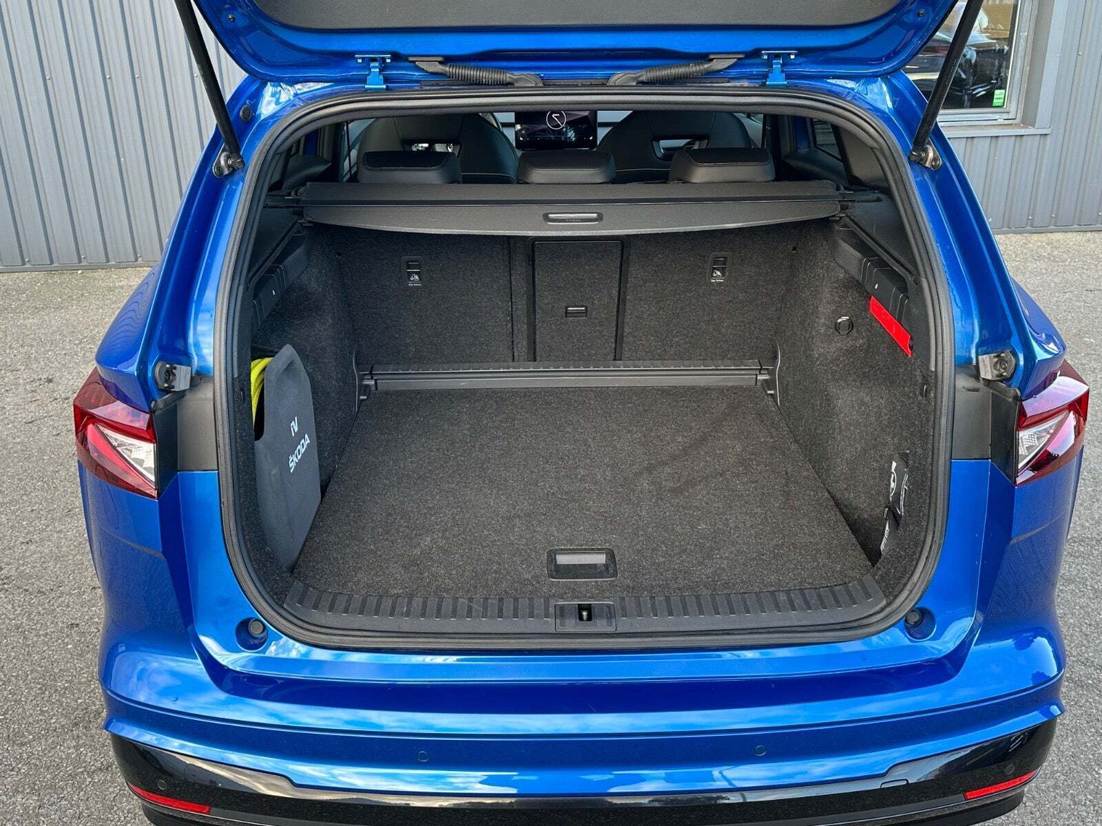 Blå Skoda Enyaq fra 2022