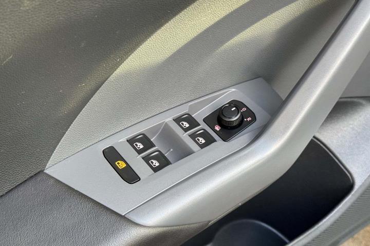 Sølv VW T-Cross fra 2020
